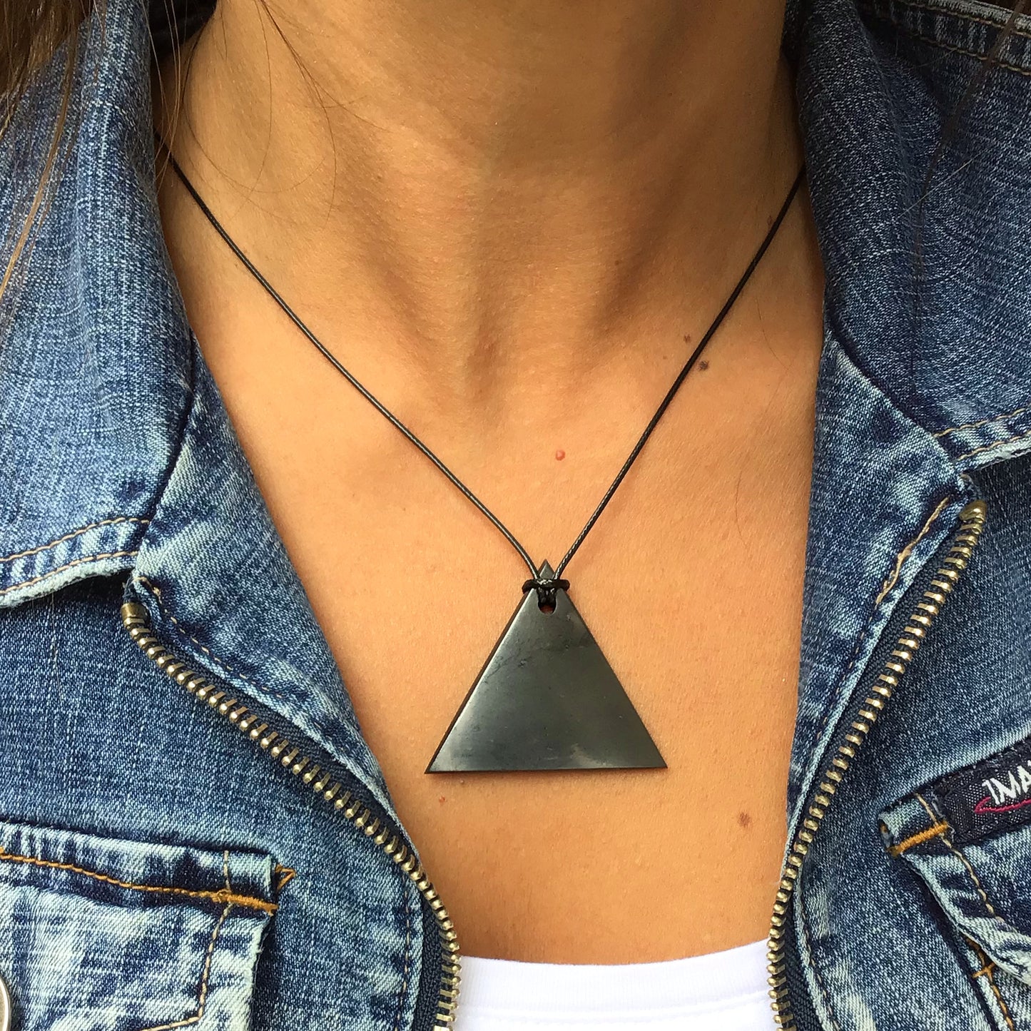 Collar Shungit Triangulo 3,5 cm